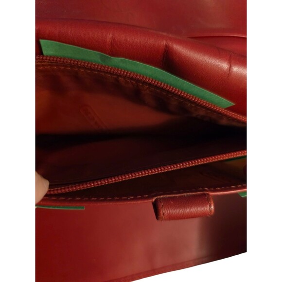 Vintage COACH Hamptons? Red Full-Sz Wallet Tri-Fold Clutch Textured Leather HTF - Picture 10 of 13